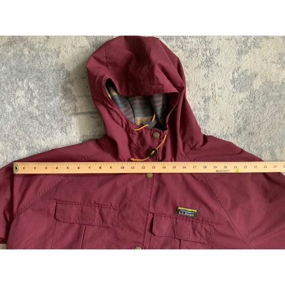 L.L. Bean Mountain woman’s Classic Water-Resistant lined jacket, size 3X - Picture 5 of 9